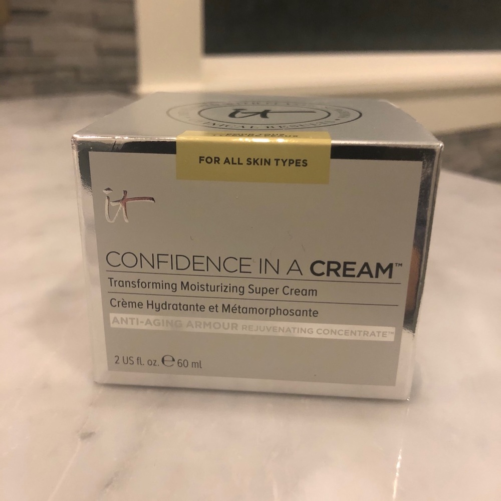 It Cosmetic Confidence in a Cream